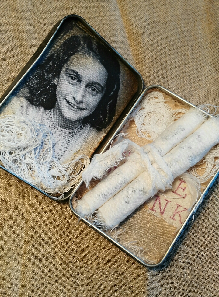 ANNE FRANK2