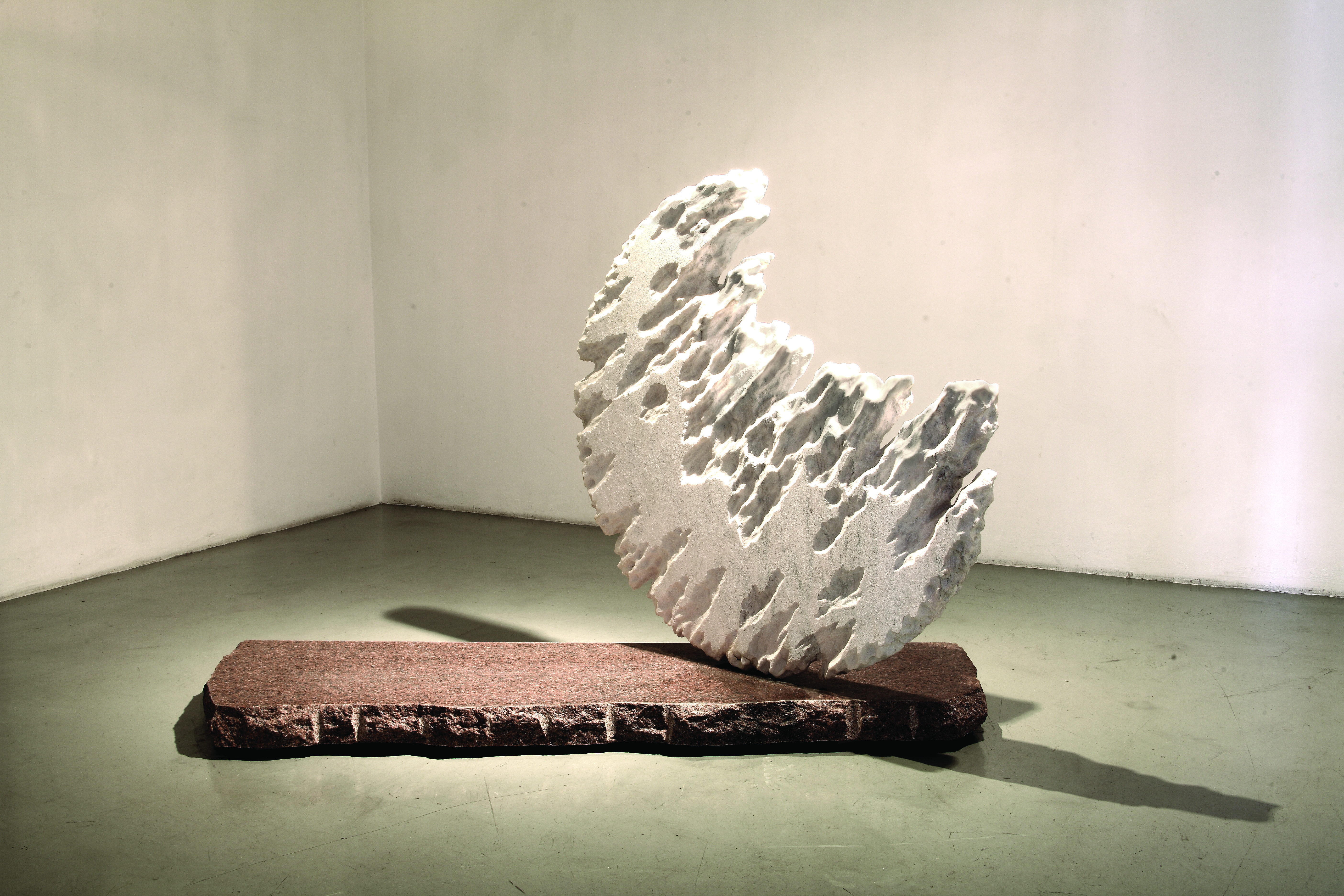 4)Eclipse 1800x700x1600mm portugal marble 2015