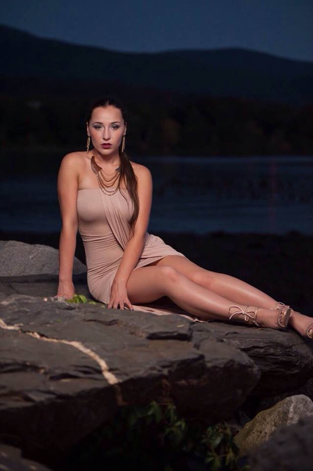 Cassandra Broz