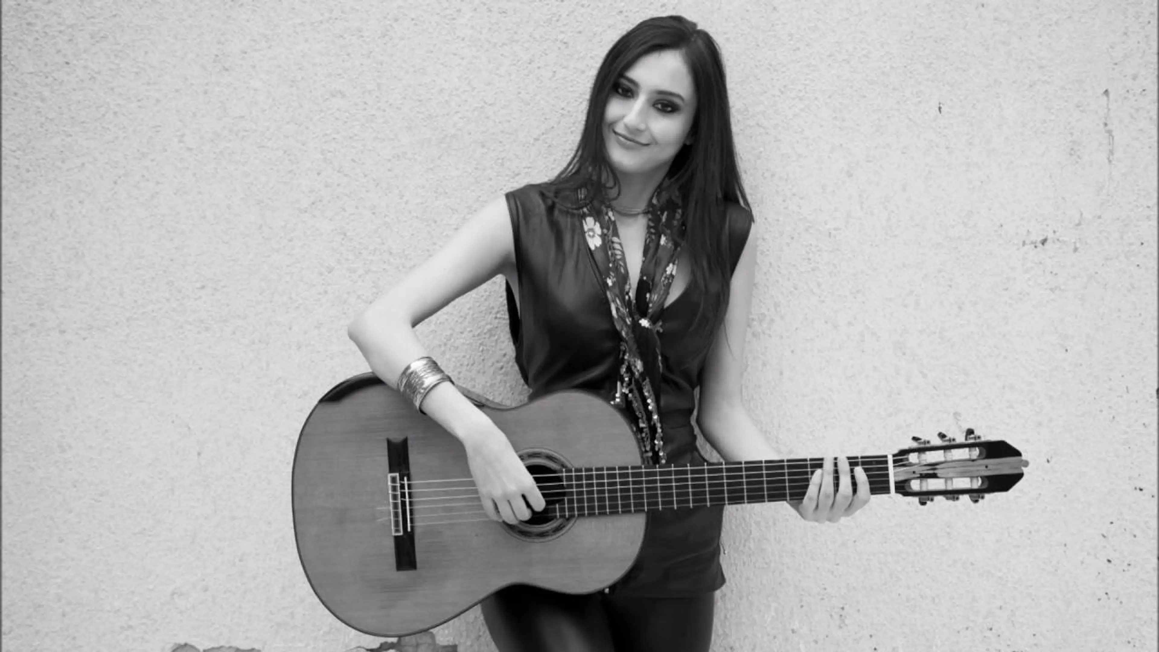 Zülüf Dökülmüş Yüze (Anatolian Folk Song)