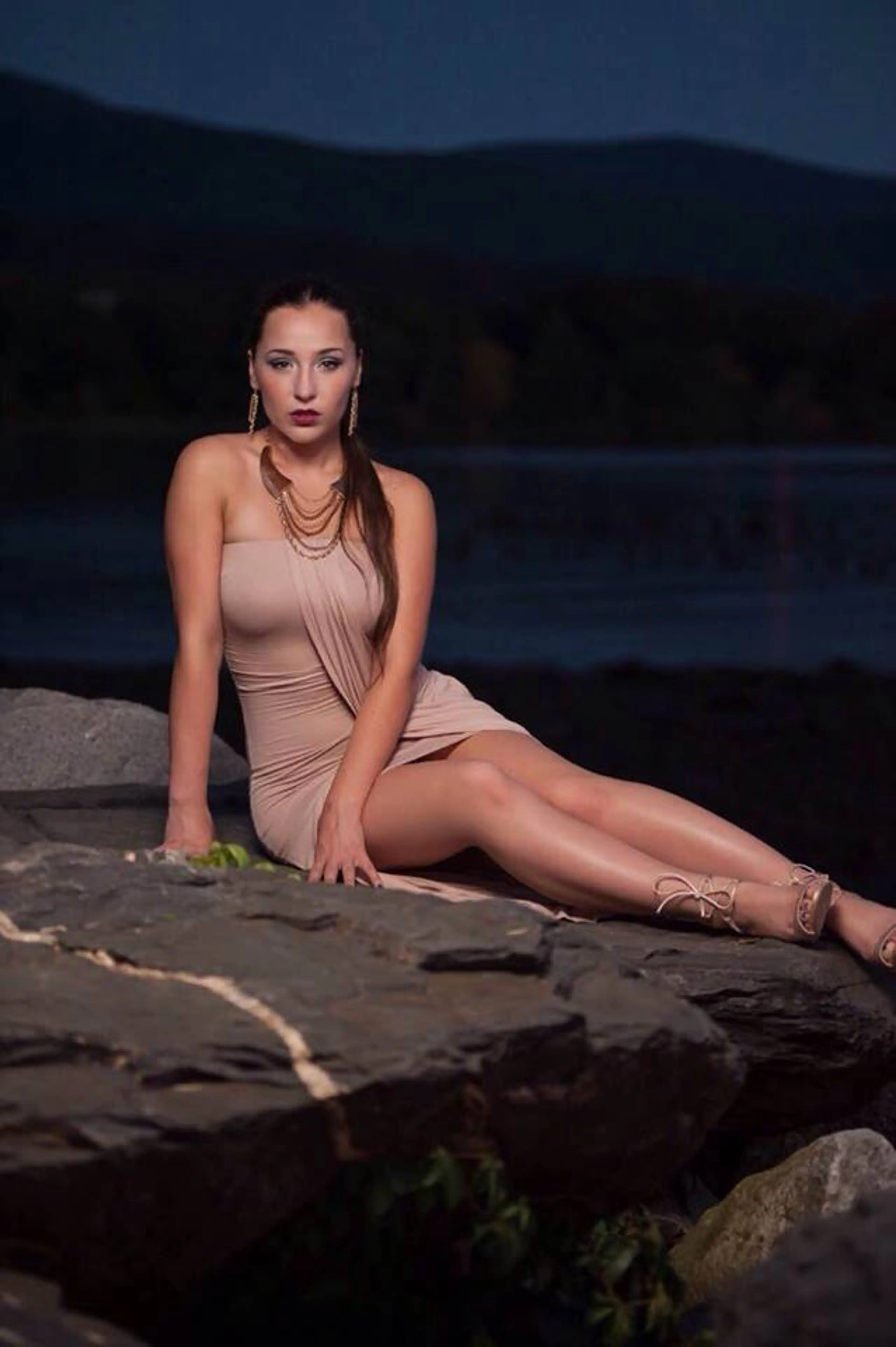 Cassandra Broz