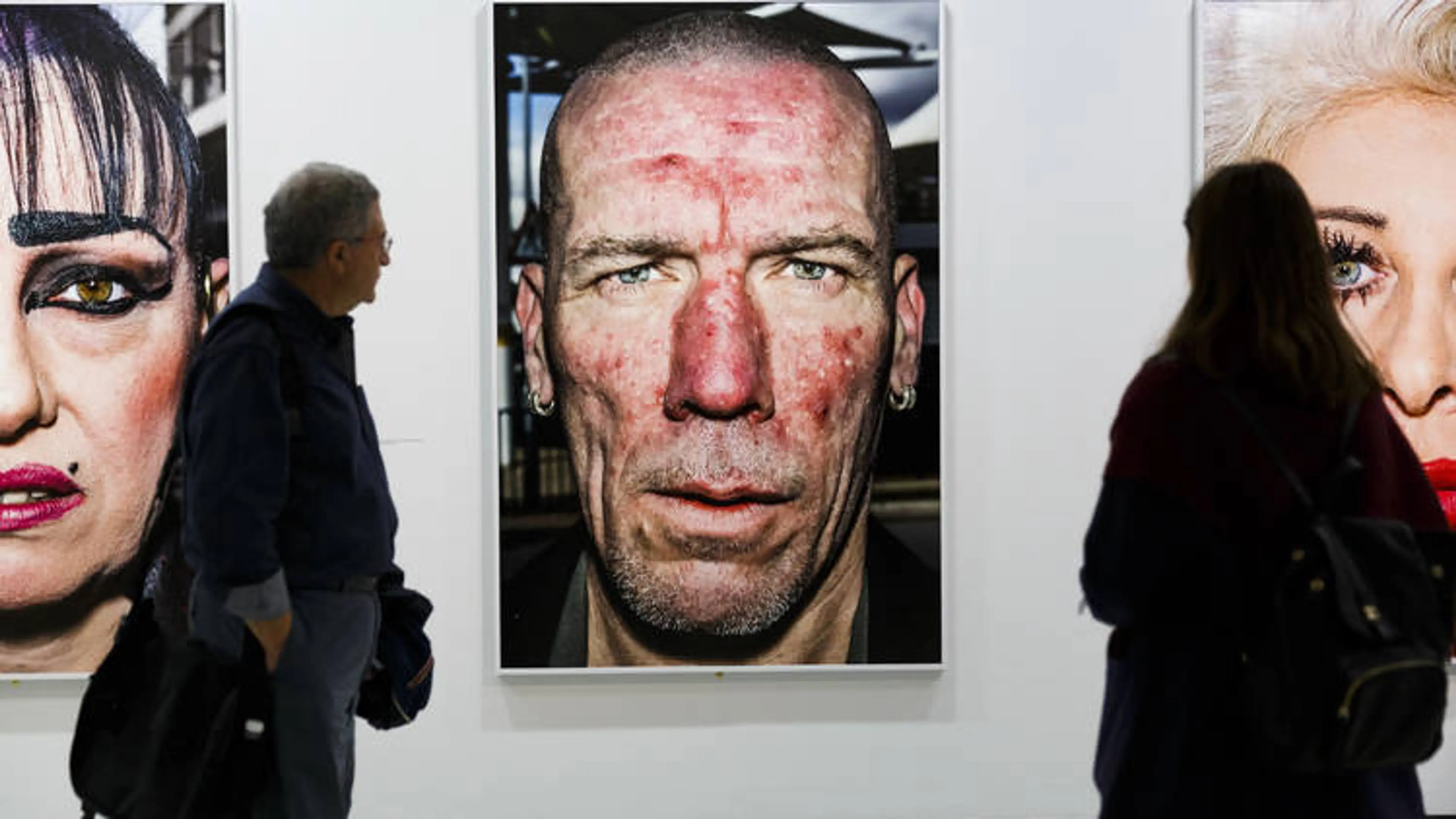 Strange and Familiar: Britain as Revealed by International Photographers