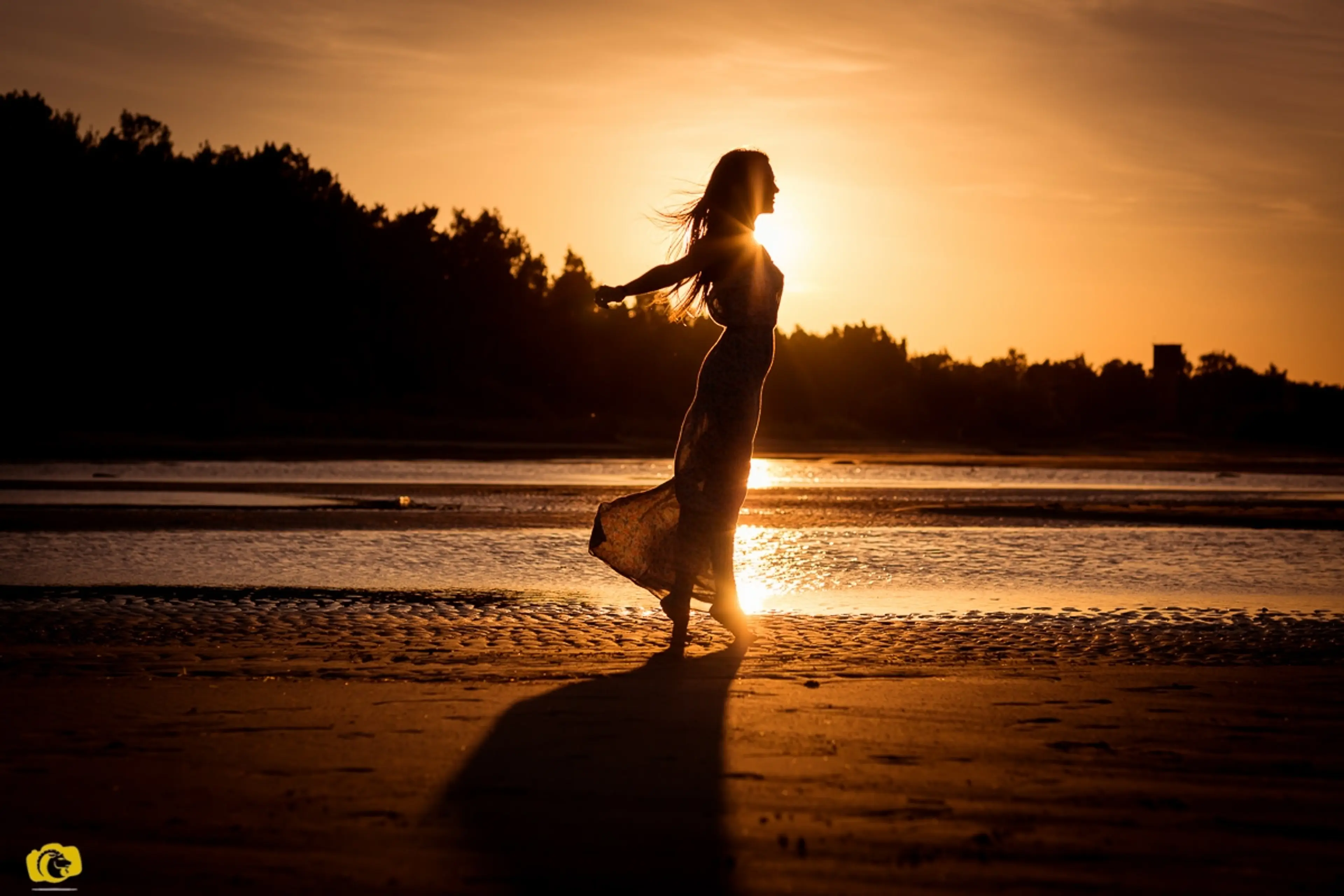 A female portrait. Sunset beach photo session. Tribute to Kate Liferova