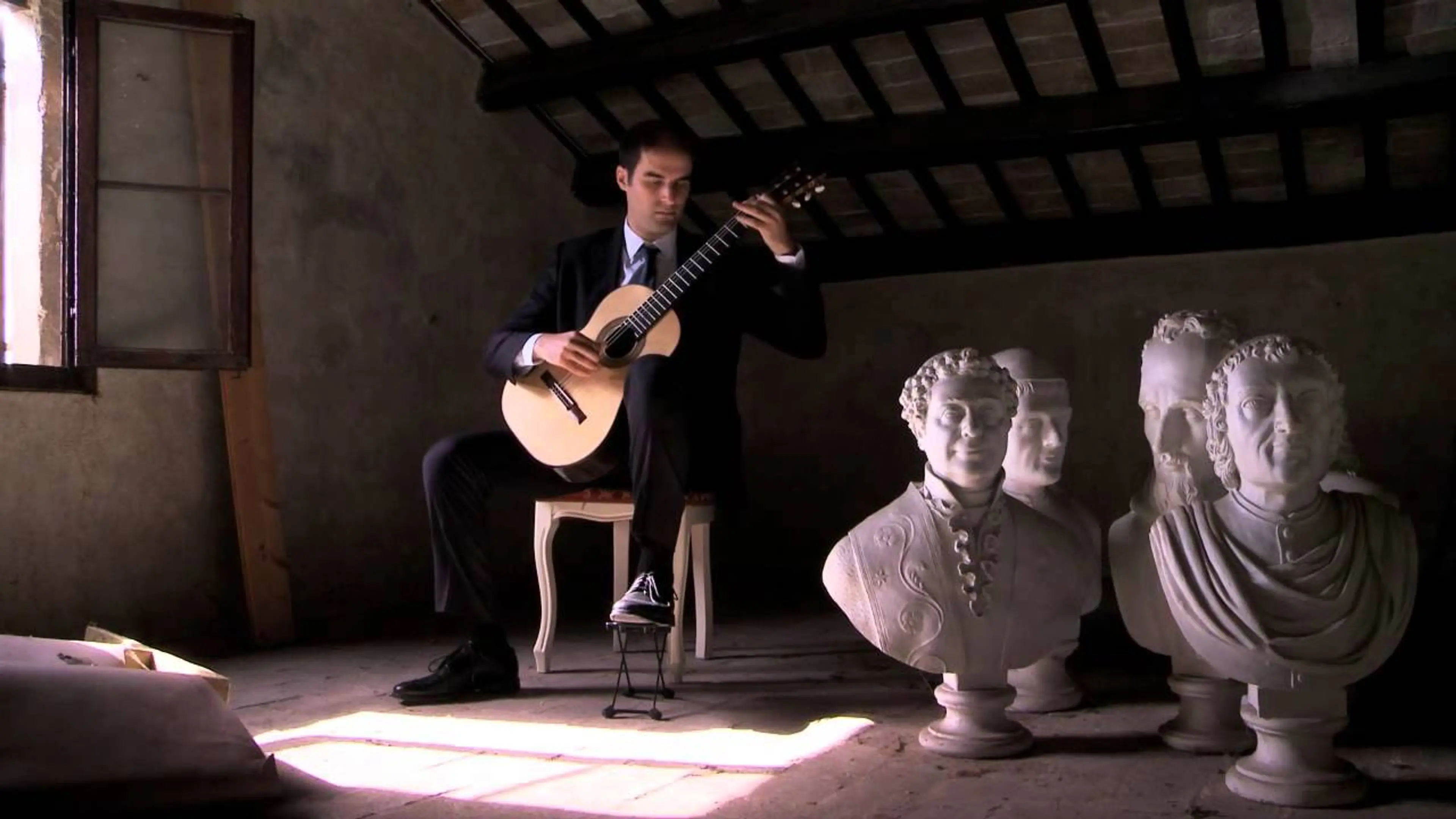 Luciano Berio, Sequenza XI - Andrea Monarda, guitar