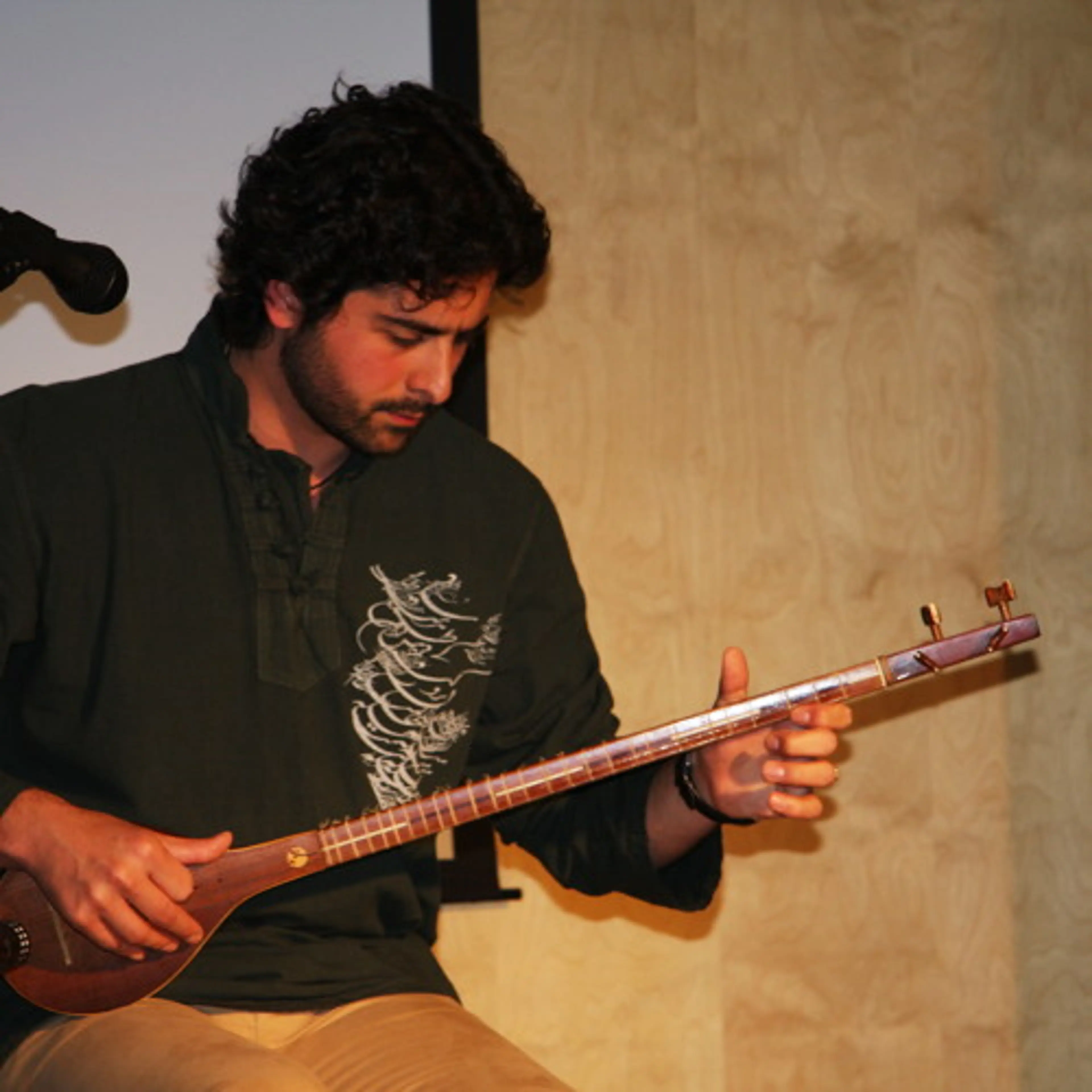 Hymn — Música — Alireza Farrokhzadi
