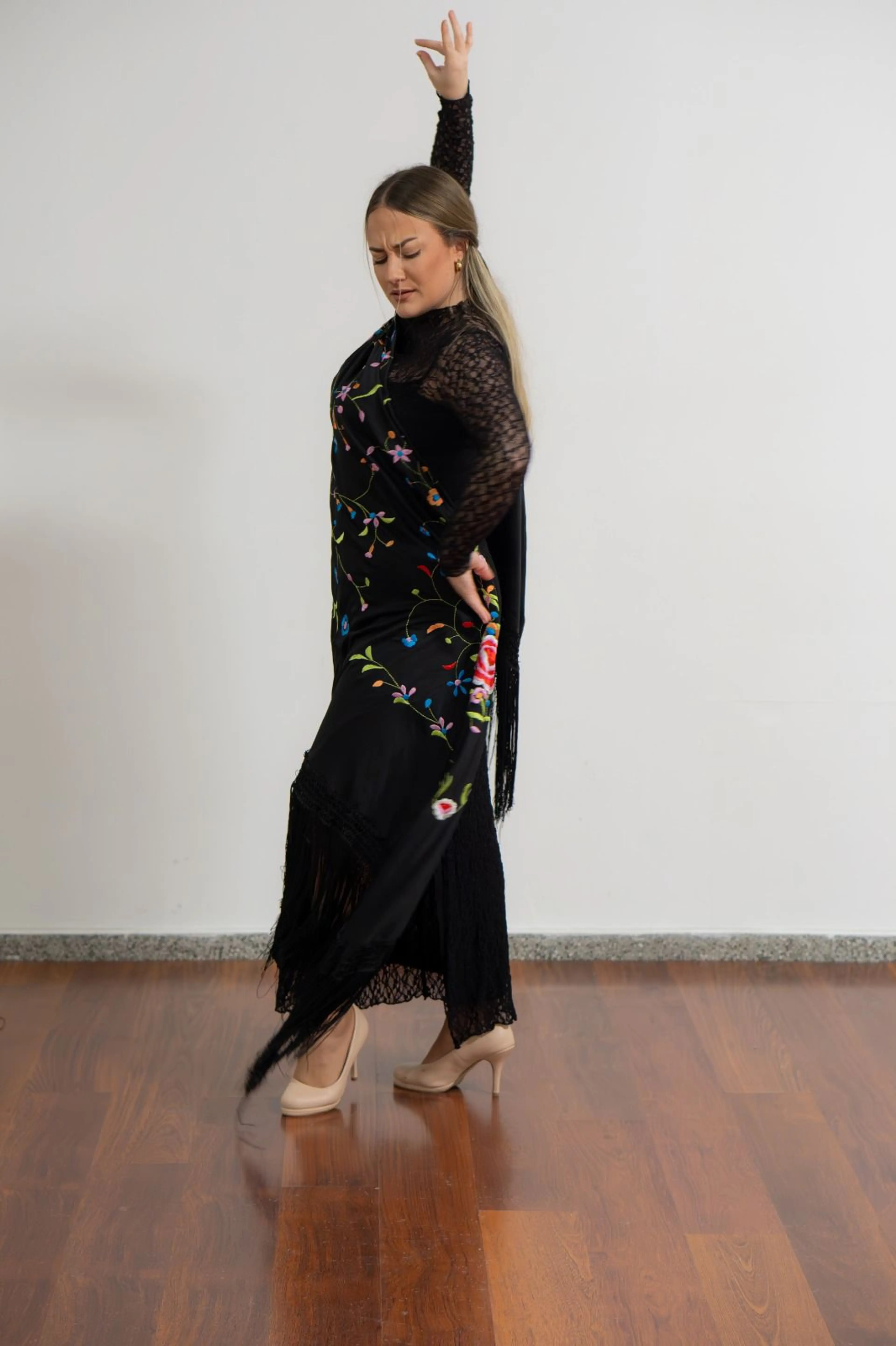 8690de17 195c 48a5 bca7 3a605f4c79ef — Danza — Alexandra Moreno