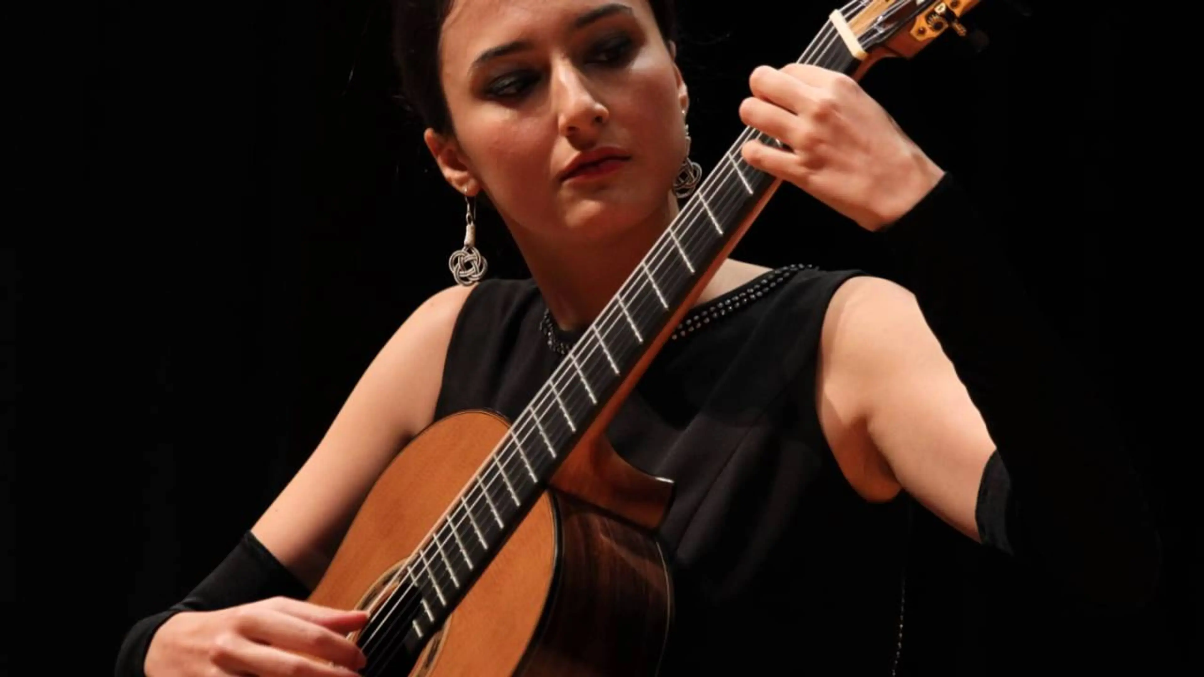 Kara Toprak (Anatolian Folk Song)